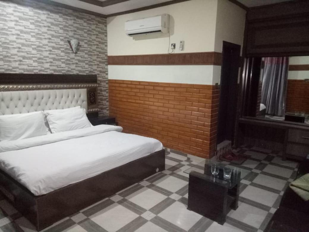 Manama Hotel Ijp 拉瓦尔品第 外观 照片